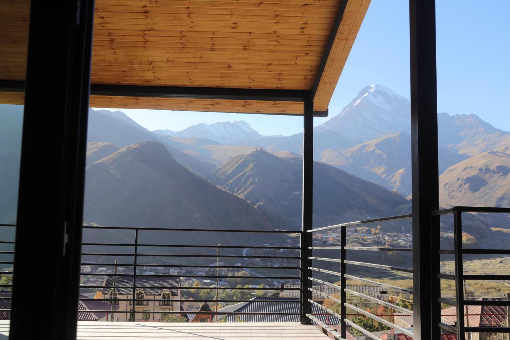 Rooftop Kazbegi الغرفة الصورة